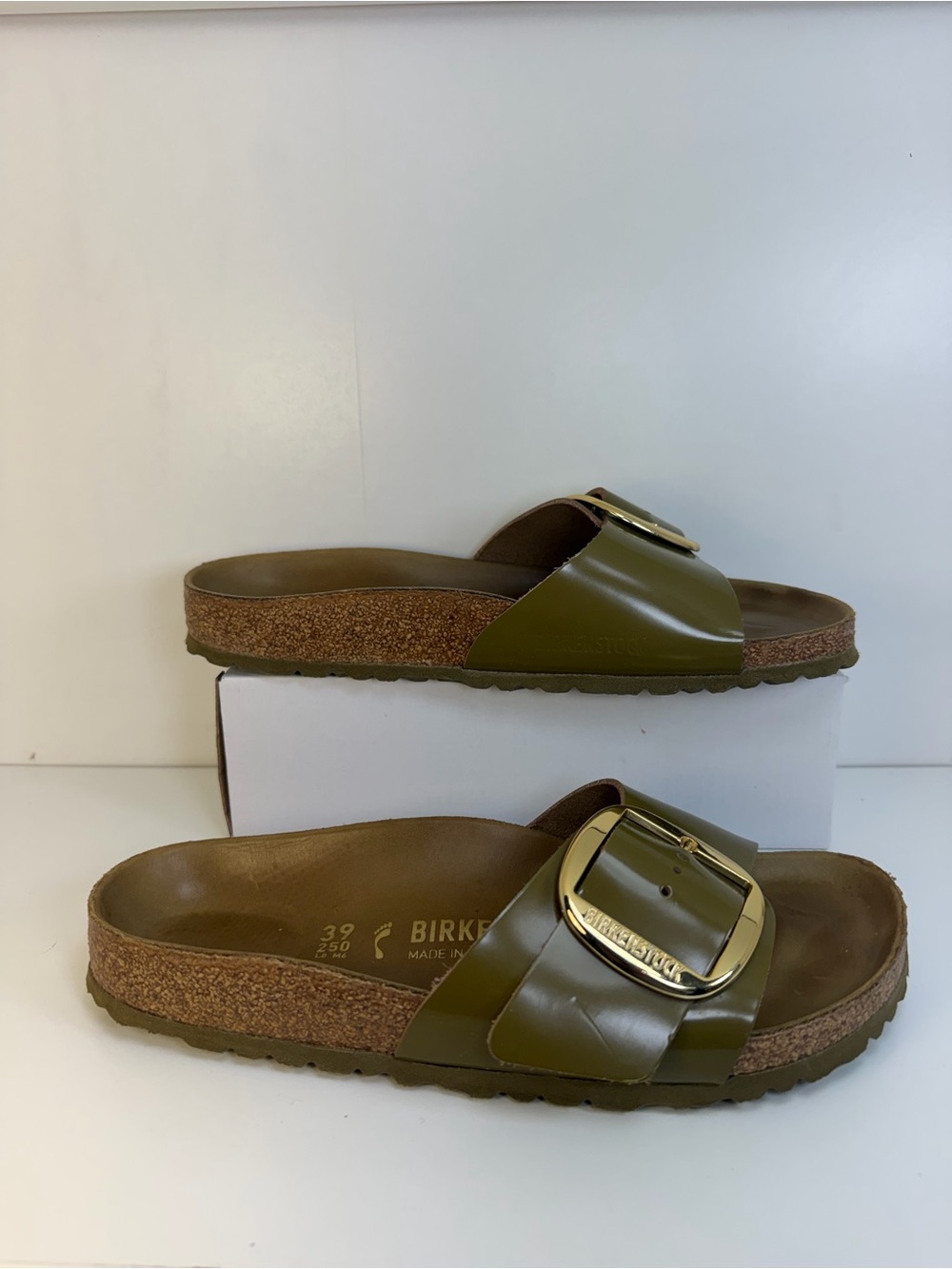 Birkenstock women’s Madrid Big Buckle Sandle patent leather Green - Picture 3 of 7